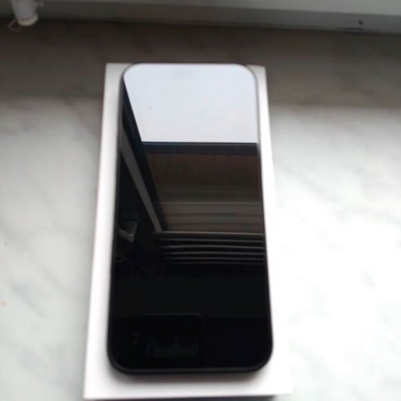 Iphone 16 Pro Max 256 GB - Picture 2 of 5